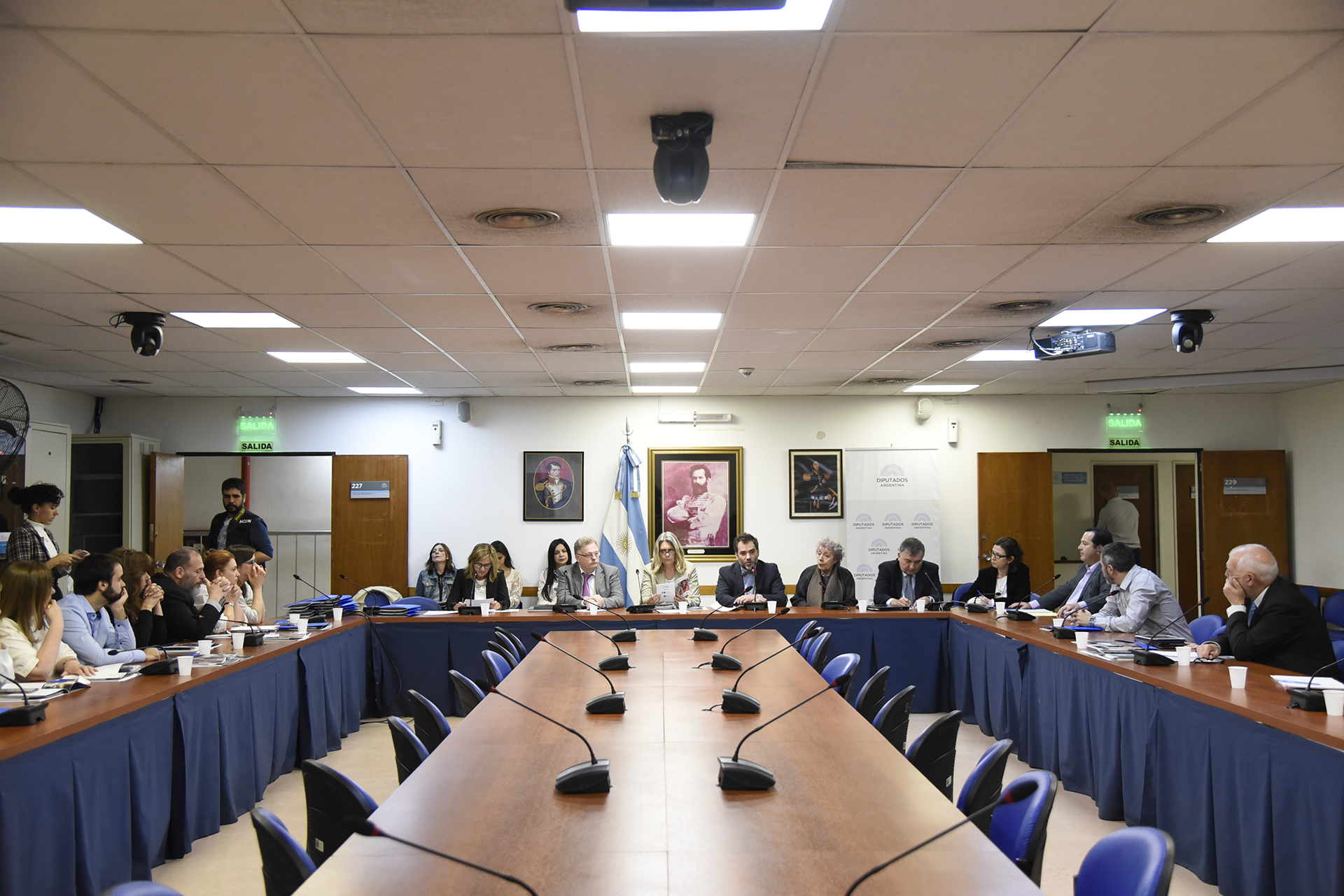 Galeria de imagenes de la noticia SE ANALIZA EN COMISIÓN UN PROYECTO PARA DAR PROTECCIÓN LEGAL A LAS PERSONAS APÁTRIDAS